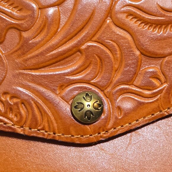 Patricia Nash Brown Leather Envelope Clutch Mini Tech Portfolio Embossed ~LN~ - Picture 2 of 7